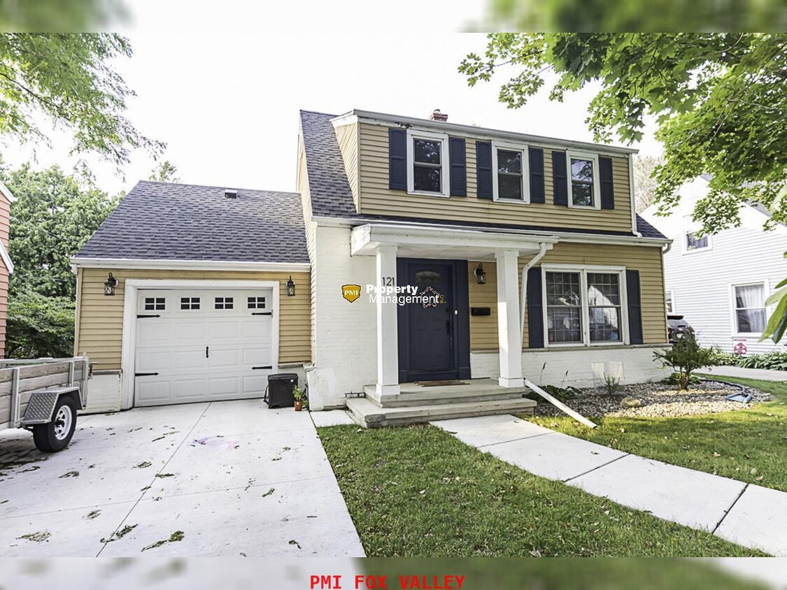 Primary Photo - Beautiful 4 bedroom Home