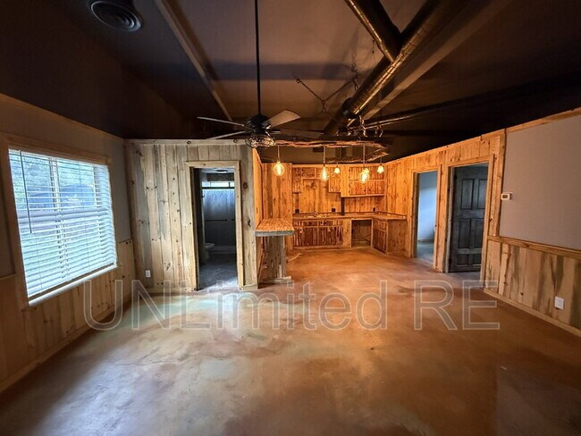 Building Photo - 1518 Shoup St