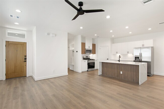 Foto del edificio - 2761 Sunny Briar Dr