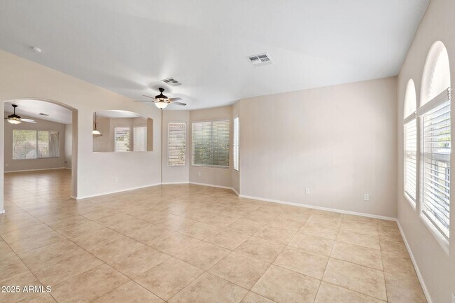 Foto del edificio - 17532 W Caribbean Ln
