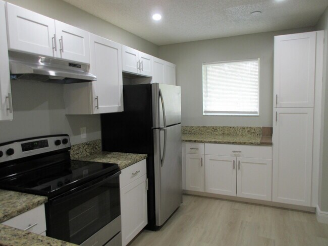 Foto del edificio - 11448 NW 42nd St