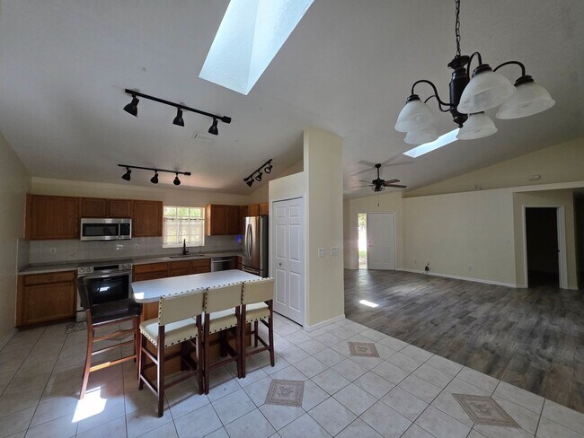 Foto del edificio - Pool Home in Vero Lake Estates 3/3 with Bonus Room