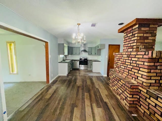 Building Photo - Devereaux Lane