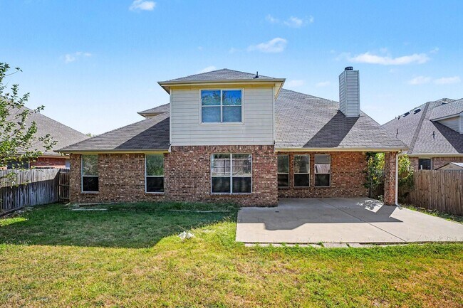 Foto del edificio - 3023 Riverwood Ln