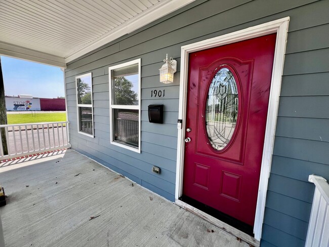 Building Photo - Gorgeous 4 bedroom 3 bath new construction...