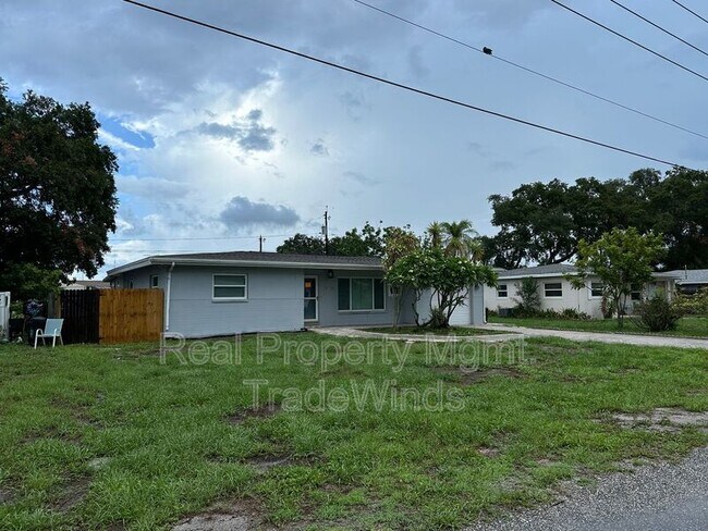 Foto del edificio - 10739 64th Ave N