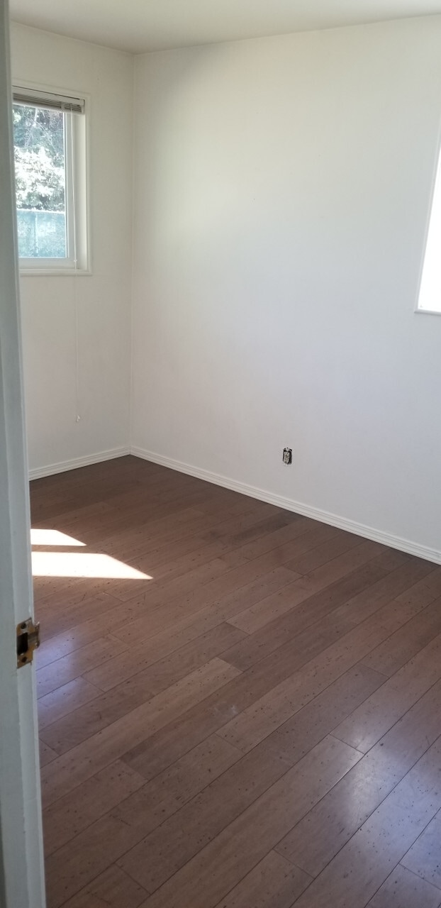 Building Photo - Cedar Duplex