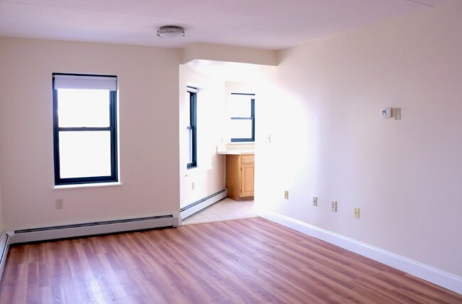 Foto del edificio - 405 Massachusetts Ave