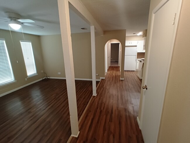 Foto del edificio - 622 Billie Ruth Ln