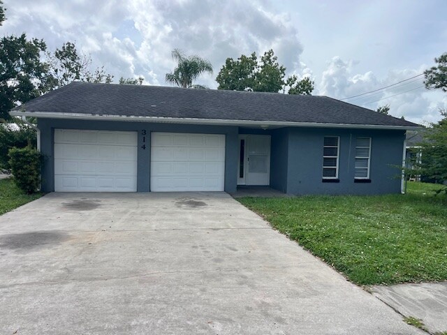 Foto principal - 314 E Phoenix St