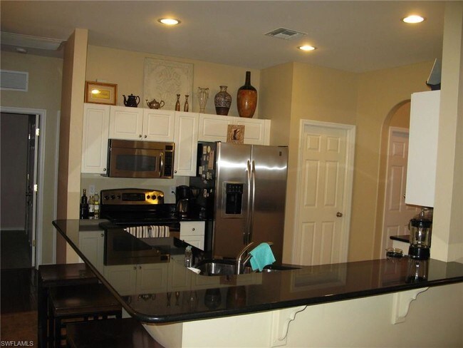 Building Photo - 1466 Argyle Dr