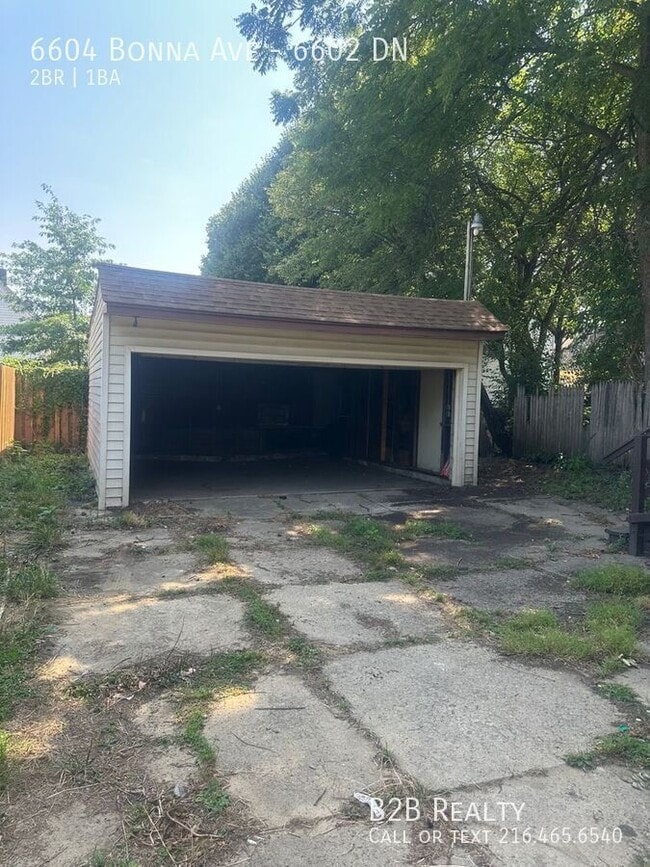 Building Photo - 6604 Bonna Ave
