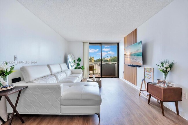 Foto del edificio - 8261 NW 8th St
