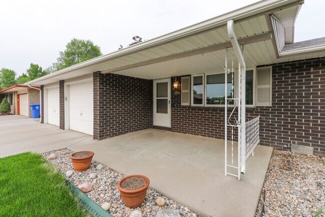 Foto del edificio - 3 Bedroom Brick Ranch in Loveland