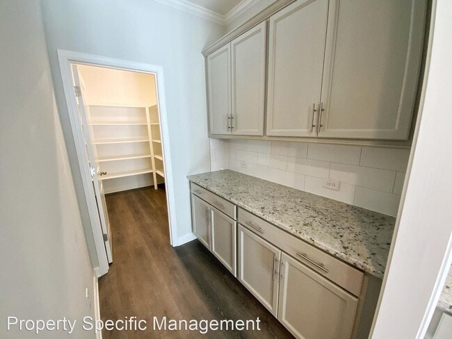 Building Photo - 3 br, 2.5 bath House - 702 Carraway Street