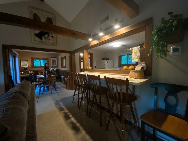 Building Photo - 4 N Brook Dr