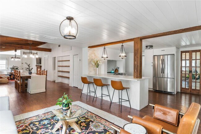 Foto del edificio - 1112 W Kirby St