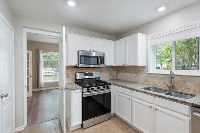 Foto del edificio - 5042 Cleves St