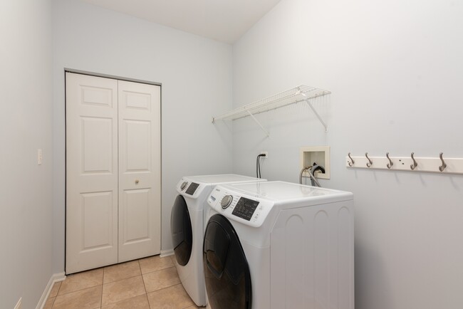 Building Photo - 10786 Sawgrass Ln