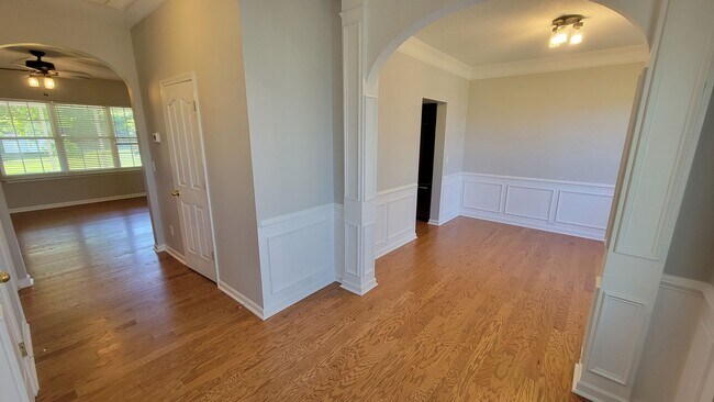 Building Photo - 3 Bed, 2.5 Bath Home Available in Greer
