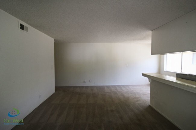 Building Photo - 5727 Playa Del Rey
