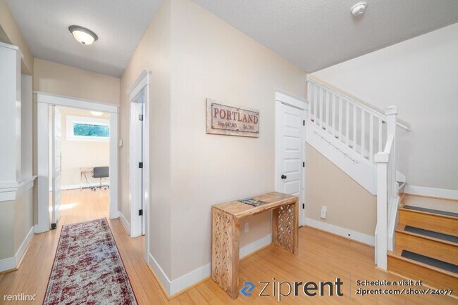Foto del edificio - 3 br, 2.5 bath House - 3262 Northeast Rosa...