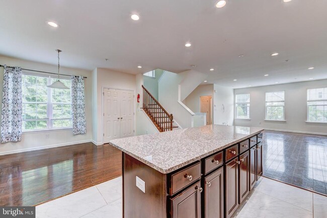 Building Photo - 1464 Hickory Ln