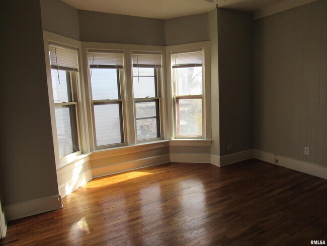 Foto del edificio - 409 E 14th St
