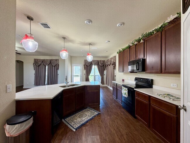 Building Photo - 4BR / 2BA House For Lease in Park Meadows | Midway ISD