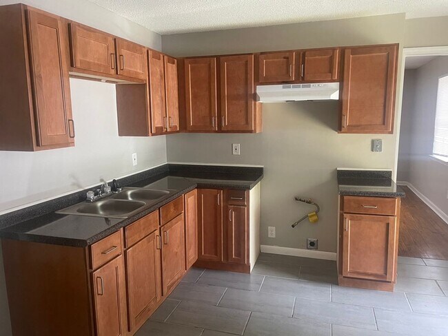 Foto del edificio - Move-in Special! 1/2 off first month's rent!