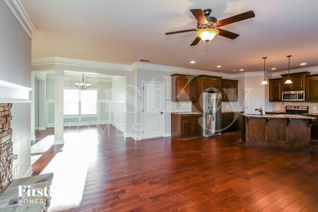 Building Photo - 250 Porter Pl