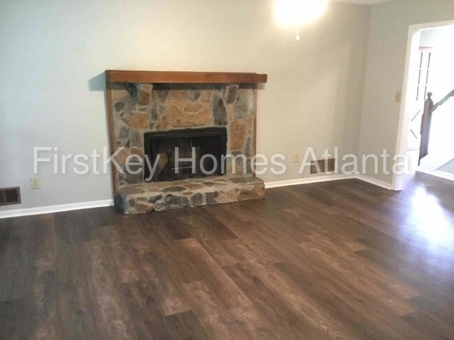 Foto del edificio - 5329 Groovers Landing Rd SE