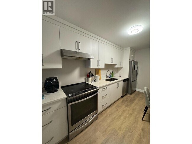 Photo du bâtiment - 2240 Brookmount Ave