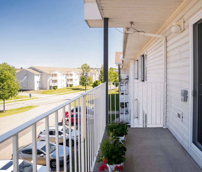 Building Photo - Woodbury Terrace
