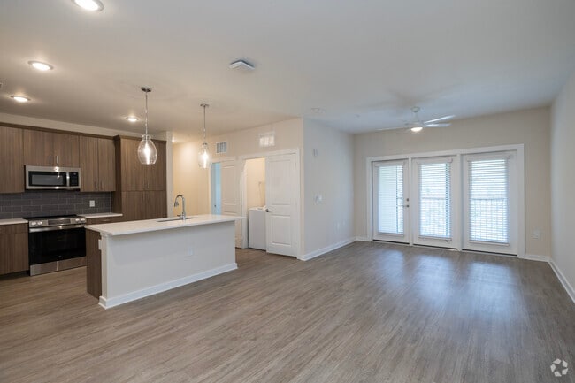 1HAB-C - 1HAB, 1BA - 912SF - Sala de estar - Cobalt