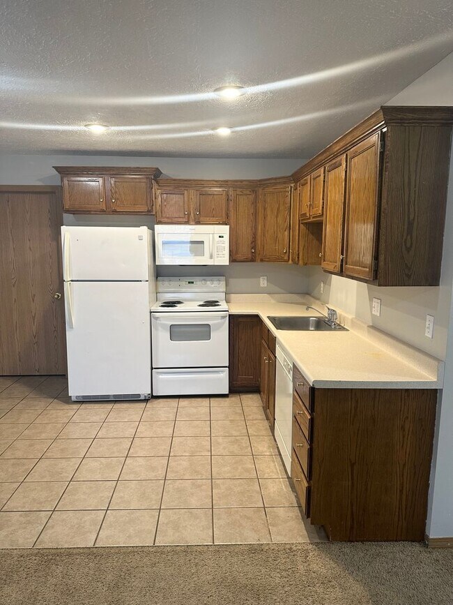 Building Photo - S0059-MF2-E1