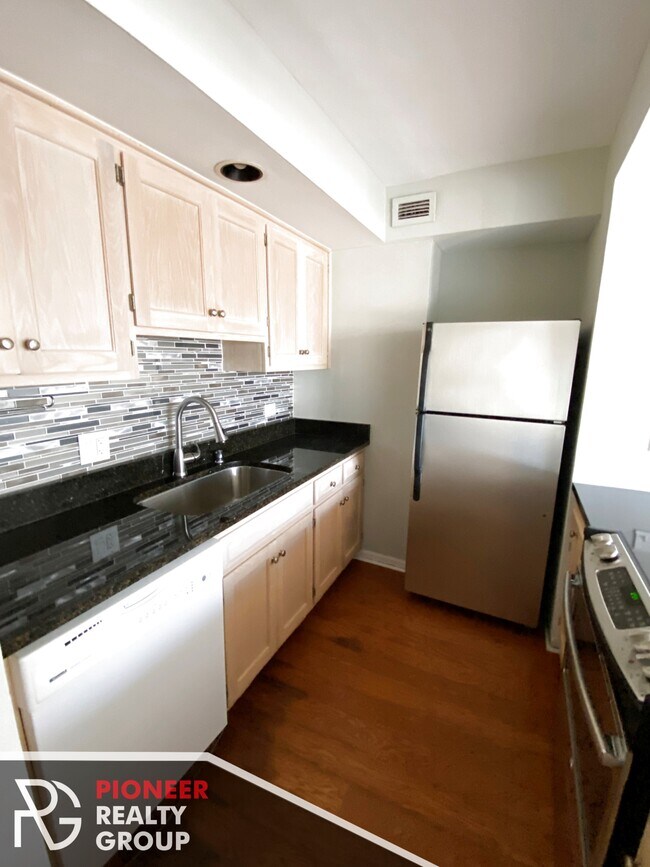 Foto del edificio - 429 W Wellington Ave