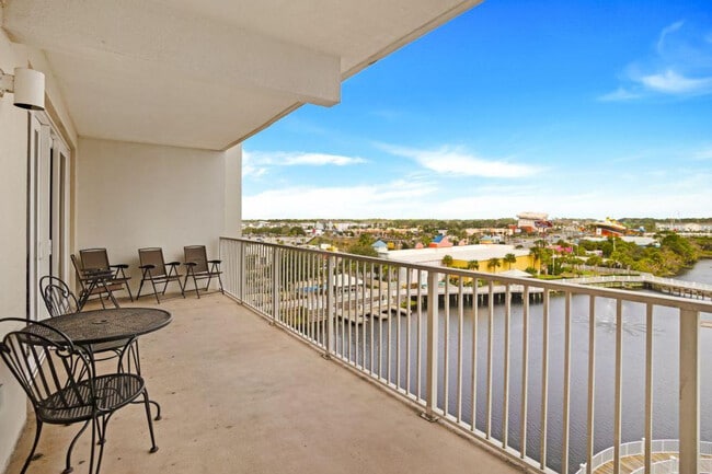 Foto del edificio - 9860 S Thomas Dr