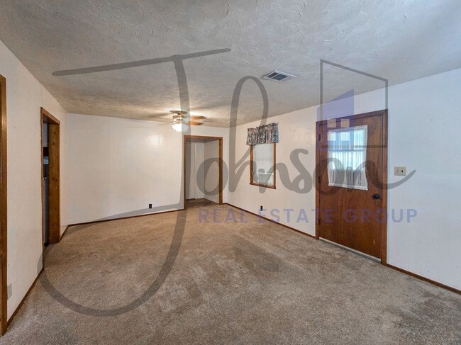 Building Photo - 510 Hanna Ave