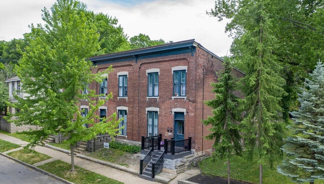 Building Photo - 635 Oregon St
