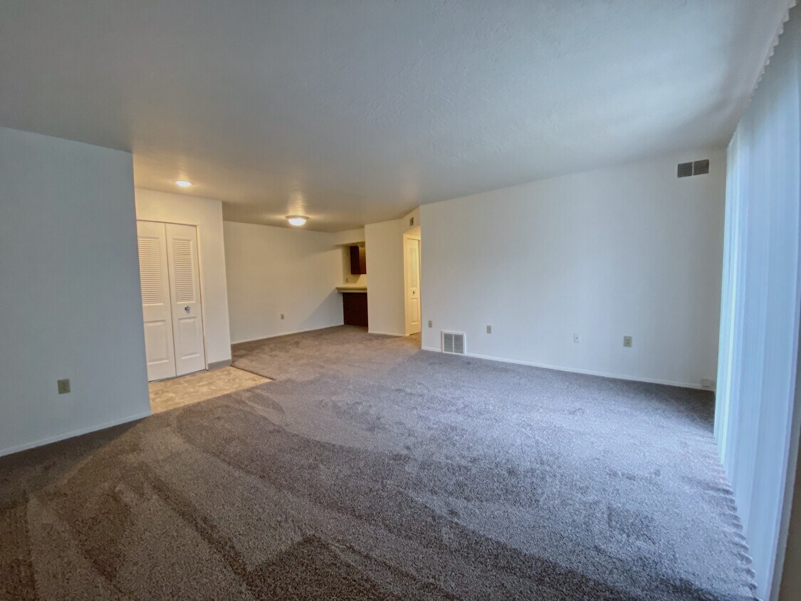 4282 Alpenhorn Dr NW, Comstock Park, MI 49321 Apartments in Comstock