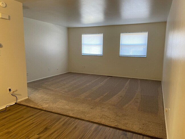 Foto del edificio - Cozy 1 Bedroom and 1 Bath with W/D Hookups