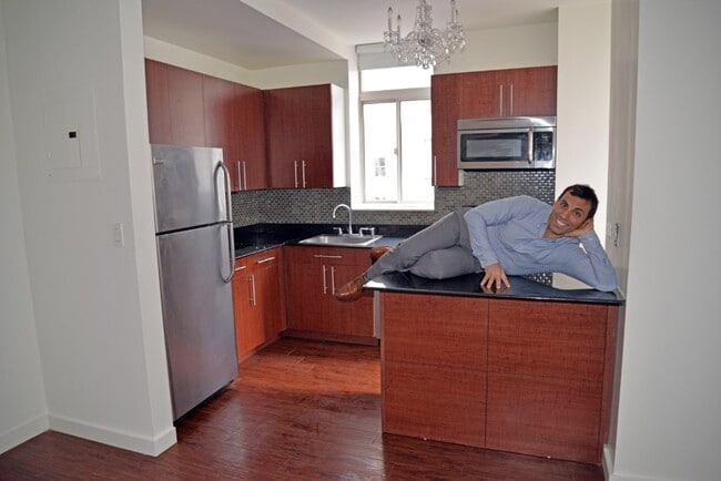 Building Photo - 99 John St