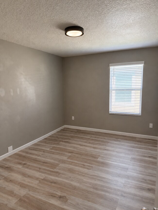 Foto del edificio - 3/2 updated with pool access!