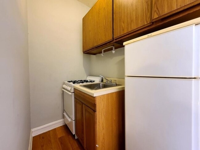 Building Photo - 0 bedroom in CHICAGO IL 60657