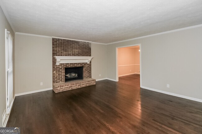 Foto del edificio - 3103 Skyland Dr