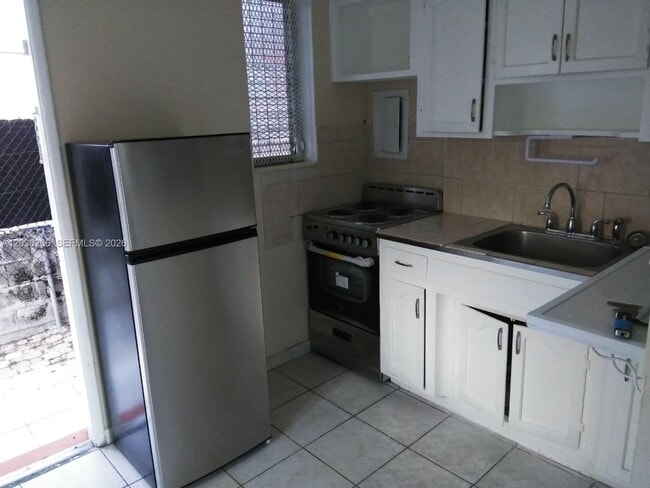 Foto del edificio - 1821 SW 7th St