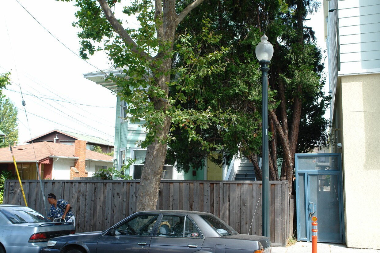 Building Photo - 1423 Alcatraz Ave