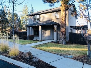 Building Photo - 20000 Sorrento Pl