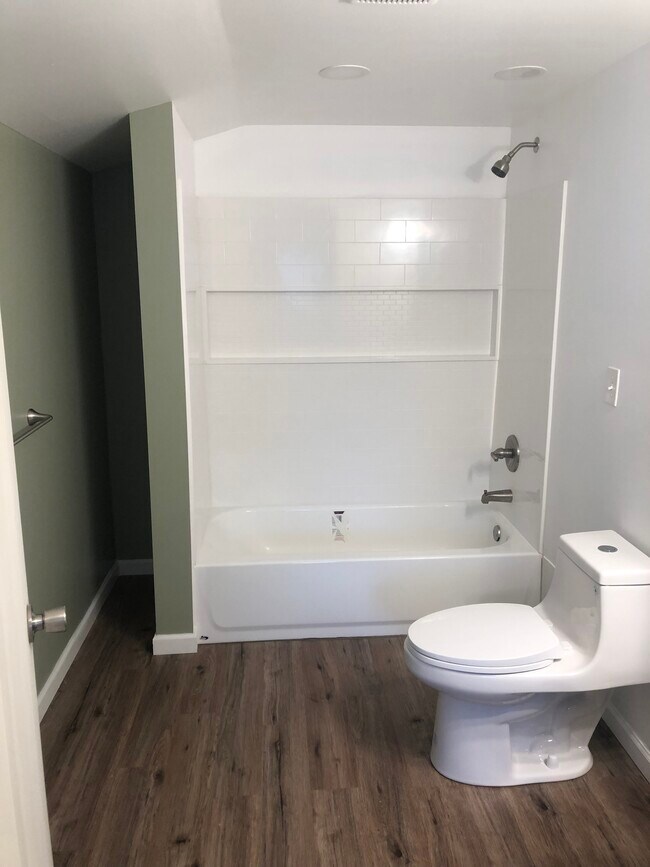 bathroom - 231 S Schenck Rd